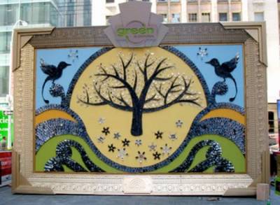 Инсталляция из списанных телефонов