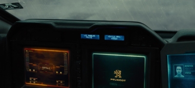Создатели «Бегущего по лезвию 2049» подали в суд на Peugeot из-за сделки по летающему автомобилю Кея
