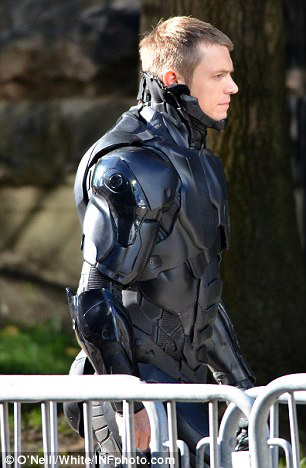 Юэль Киннаман